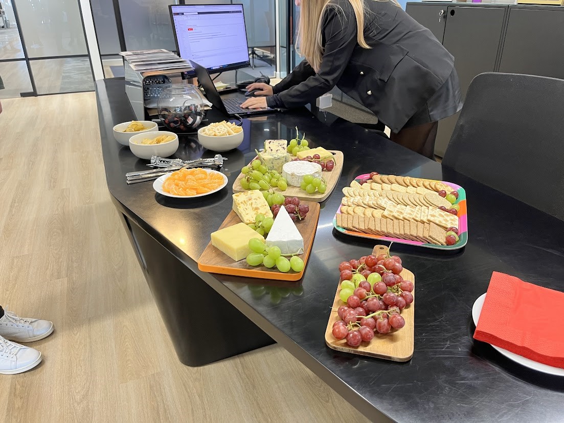 A table with food on itDescription automatically generated